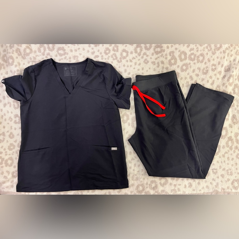 Figs Charcoal Scrub Set with Red Accent